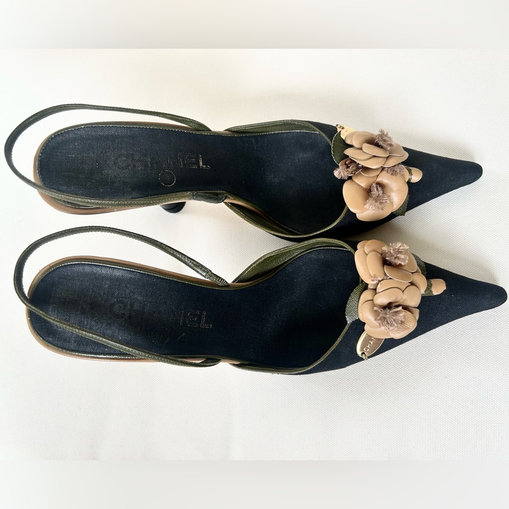 Vintage CHANEL Camellia Slingback Heels  Black Linen Tan Olive Leather Flower - Picture 4 of 15
